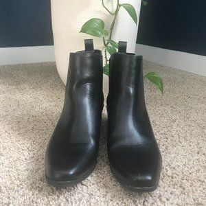 Like New Black Chelsea Boots